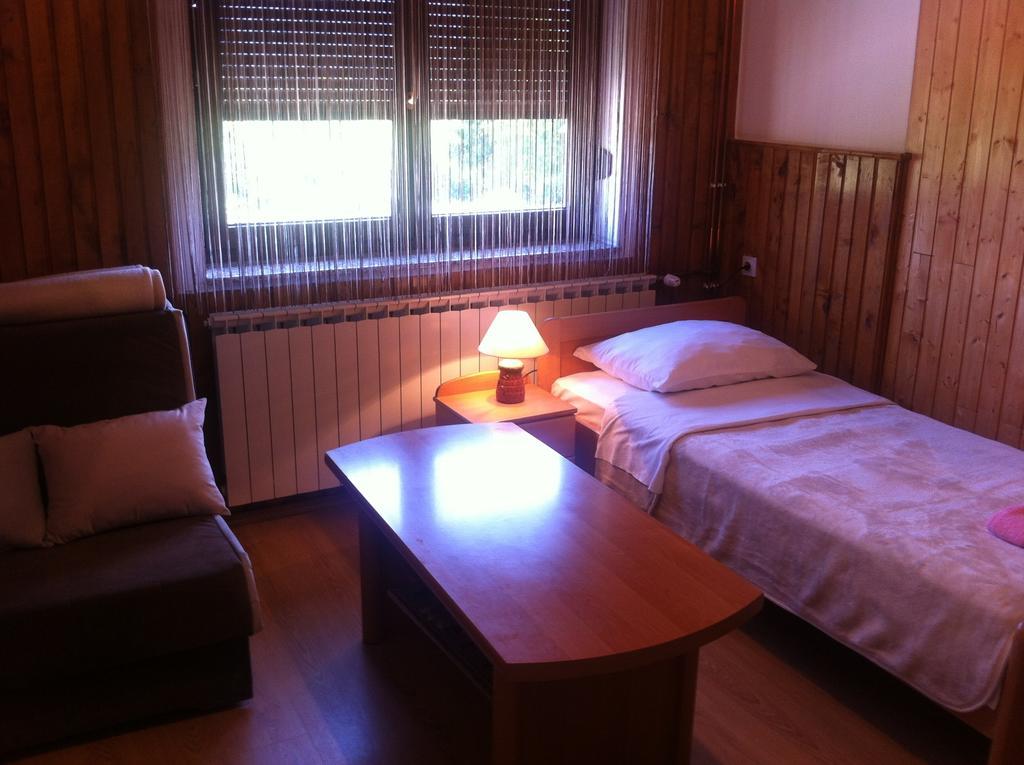 House Pribic Hotel Vrelo Korenicko Room photo